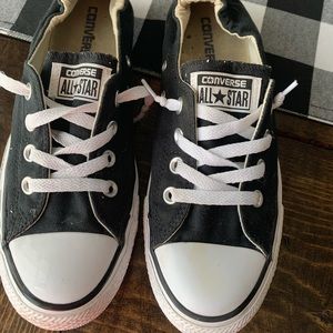 Woman’s shoreline converse. Size 8.